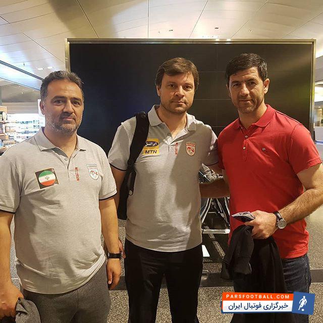 عکس یادگاری ساغلام و کریم باقری ؛ پرسپولیس و تراکتور با یک پرواز به دوحه سفر کردند تا خود را برای دیدارباحریفان در مرحله گروهی لیگ قهرمانان آسیا آماده کنند.