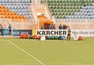 اقامه نماز از سوی بازیکنان الهلال پیش از دیدار برابر استقلال