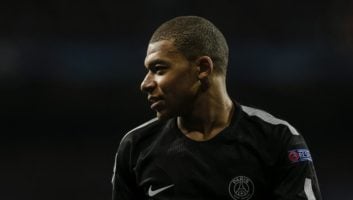 اعضای کادر فنی تیم جوانان بارسلونا برای پاری سن ژرمن برابر رئال آرزوی موفقیت کردند