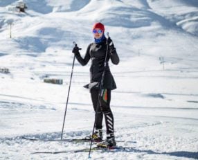 تصویری از سمانه بیرامی باهر ، ملی‌پوش اسکی صحرانوردی را مشاهده می کنید که پرچمدار کاروان جمهوری اسلامی ایران در افتتاحیه بازی‌های المپیک زمستانی ۲۰۱۸ بود.