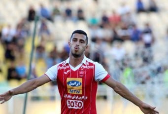 علی علیپور مهاجم تیم فوتبال پرسپولیس به پیشنهاد قطری ها جواب رد داد