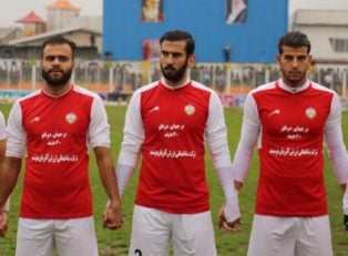 امین حاج محمدی مدافع تیم فوتبال خونه به خونه اعلام کرد اسکوچیچ در موفقیت های اخیر و زیبا بازی کردن تیمش نقش ویژه ای داشته است.