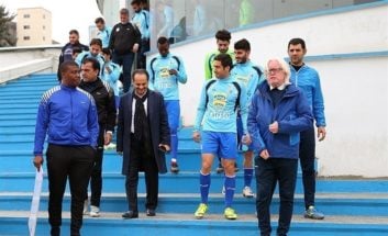 شفر پس از بازگشت استقلال از امارات،در جلسه هیئت مدیره استقلال با حضور شفر در خصوص تمدید قراردادش تصمیم‌ گیری می شود. پاداش بزرگ برای استقلال در صورت شکست العین.