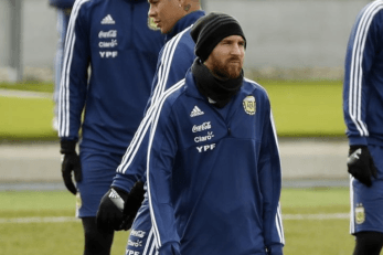 لیونل مسی فوق ستاره آرژانتینی که پیش از این اعلام شده بود به دلیل مصدومیت در دیدار مقابل اسپانیا غایب است امروز (یکشنبه) در تمرینات آلبی سلسته حاضر شد.