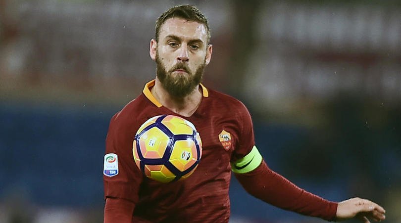 تیم رم در مرحله یک‌چهارم نهایی لیگ قهرمانان اروپا رو در روی بارسلونا قرار می‌گیرد.دانیله ده‌ روسی درباره این بازی گفت:ما برابر بهترین بازیکن تاریخ فوتبال یعنی لیونل مسی و بسیاری از بازیکنانی که بخشی از یک چرخه باور نکردنی و فراموش نشدنی که فوتبال را تغییر دادند، قرار خواهیم گرفت.