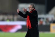 شنیده های ما از اولین جلسه تمرینی سرخپوشان در امارات، حاکی از آن است که برانکو تاکید زیادی داشت در هنگام انجام آیتم های تمرینی، مهاجمان و هافبک هایش، با تمرکز و دقت بیشتری به توپ ضربه بزنند. این مساله باعث شد وقت زیادی صرف تمرین گلزنی شود. برانکو مدام به بازیکنانش می گفت: «نباید این همه فرصت را از دست بدهیم.»