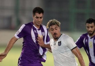 سیامک کوروشی مدافع ایرانی تیم فوتبال المعیذر قطر که روز چهارشنبه به ایران آمده بود برای بازگشت به قطر دچار مشکل شده است.