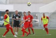 تمرین نوبت عصر امروز (یکشنبه) پرسپولیس از ساعت 16 در ورزشگاه شهید کاظمی آغاز شد و سرخپوشان یک جلسه تمرین نسبتاً پرفشار را زیر نظر کادرفنی کروات خود پشت سر گذاشتند.