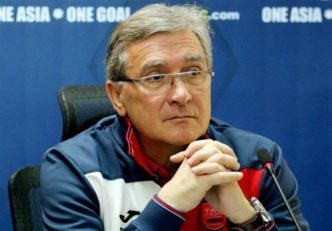 برانکو سرمربی تیم فوتبال پرسپولیس گفت: به طور کلی قصد تغییر ترکیب تیم خود را ندارم اما ربیع‌ خواه را از ارنج بیرون آوردیم و شما خوشحال باشید!