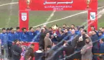 جشن قهرمانی خطرناک در لیگ برتر فوتبال گیلان