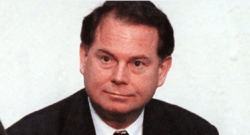 ریچارد کالاگان ، مربی تیم المپیک اسکیت نمایشی آمریکا که ۱۹ سال پیش متهم به آزار جنسی شده بود، در نهایت این هفته‌ محروم شد.