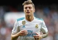 کروس معتقد است که هم تیمی‌هایش در رئال، کمک زیادی به تیم ملی اسپانیا کرده اند