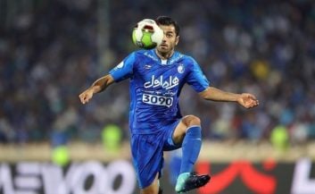 اظهارات پژمان منتظری کاپیتان استقلال در مورد بازی برگشت با العین از ابراز تأسف از تساوی یک بر یک تیمش مقابل العین تا بررسی دلیل افت استقلال در نیمه دوم.