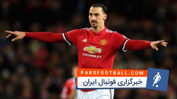 زلاتان بازیکن تیم فوتبال لس آنجلس گلگسی عکسی به یادگار با هواداران این تیم انداخت