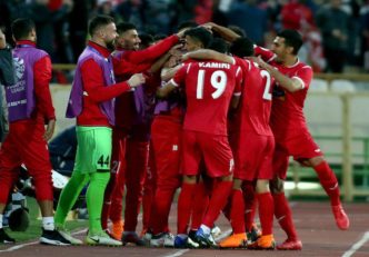 محمد نادری - ایوان لکو - باشگاه پرسپولیس - سیدجلال حسینی - ابراهیم ماجد - دکتر حقیقت - پرسپولیس - بشار رسن - برانکو - میثم علیپور - تیم فوتبال پرسپولیس - رامین رضاییان - برانکو کامبیز دیرباز - روزنامه الرایه - باشگاه پرسپولیس - تیم پرسپولیس - برانکو - سیروان خسروی