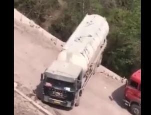 حرکت تحسین برانگیز راننده تریلی