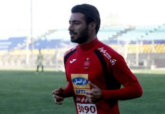شجاع خلیل زاده مدافع تیم فوتبال پرسپولیس بعد از تمدید قرار داد دچار افت محسوسی شده است