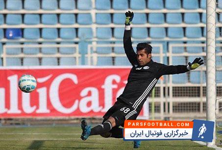 محسن فروزان دروازه بان پارس جنوبی در بازی با ذوب آهن عملکرد خوبی داشت
