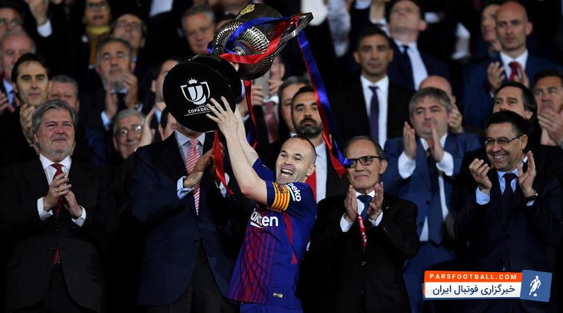 اینیستا هافبک تیم فوتبال بارسلونا اسپانیا در آستانه ترک این تیم قرار دارد