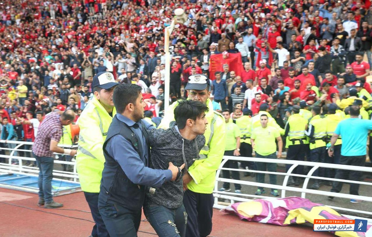 پایان حسرت حضور در لیگ برتر برای قائمشهری ها با اتفاقات تلخی همراه بود جشن صعود نساجی مازندران در ورزشگاه تختی با تصور هواداران این تیم فاصله زیادی داشت. بعد از سوت پایان مسابقه بود که نیروهای انتظامی چه در داخل و چه در خارج از زمین مسابقه با هواداران و بازیکنان نساجی درگیر شدند.