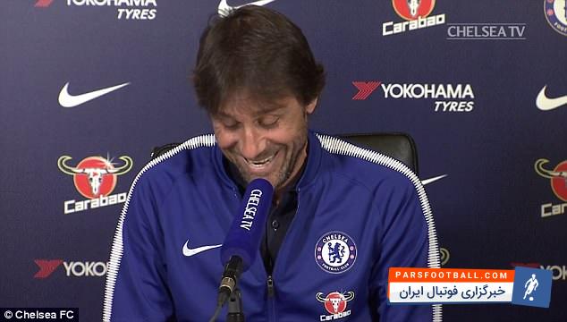 امروز سرمربی ایتالیایی چلسی در کنفرانس مطبوعاتی در حال مصاحبه بود که یه یکاره تلفن همراه وی زنگ خورده و صحبت های کونته نیز قطع شد.کونته با دیدن نام همسرش خطاب به خبرنگاران گفت:همسرم پشت خط است. او مانند همیشه در بدترین موقع ممکن با من تماس می گیرد.