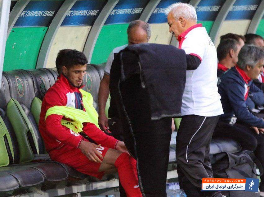 علی علیپور پس از رقم زدن نوزدهمین گل خود در لیگ هفدهم، از رکورد 18 گلی که محسن خلیلی در فصل هفتم و مهدی طارمی در فصل قبل برای رسیدن به آقای گلی در پرسپولیس ثبت کرده بودند، عبور کرد تا به عنوان مهاجم پرسپولیس در ادوار «لیگ برتر» صاحب رکورد بیشترین گل زده در یک فصل باشد.