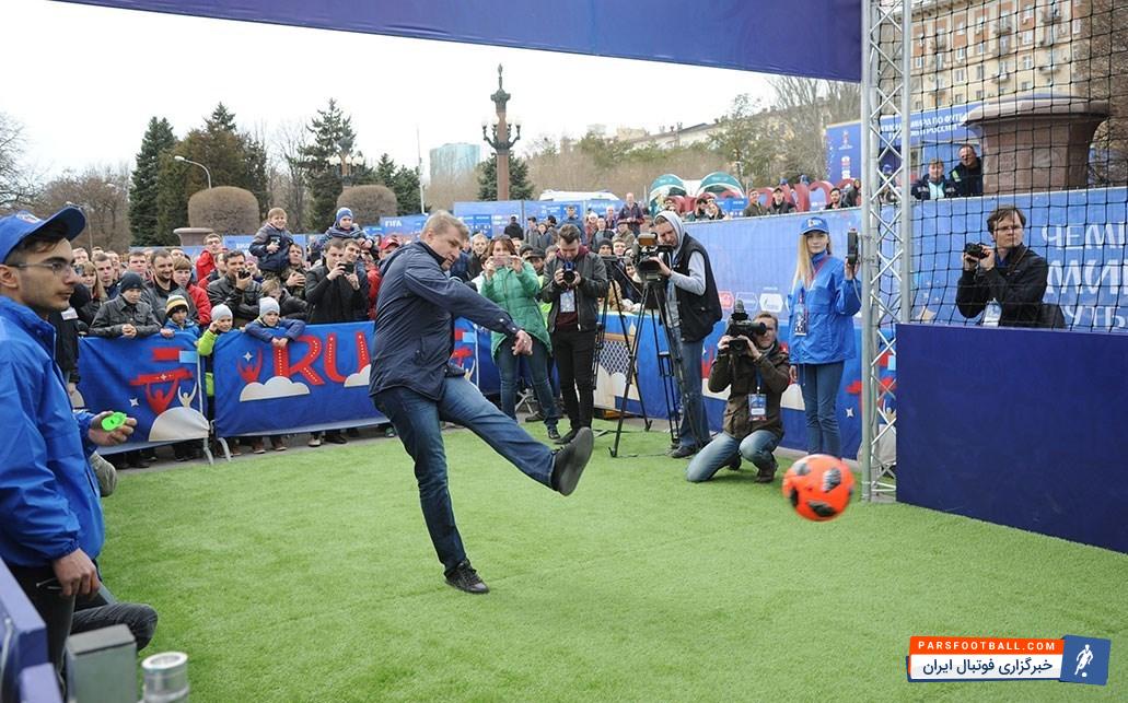 پارک فوتبال جام جهانی ۲۰۱۸ در یکی از شهرهای میزبان رقابتها که در آن تصویری از ۲ ملیپوش ایرانی نیز دیده میشود افتتاح شد.
