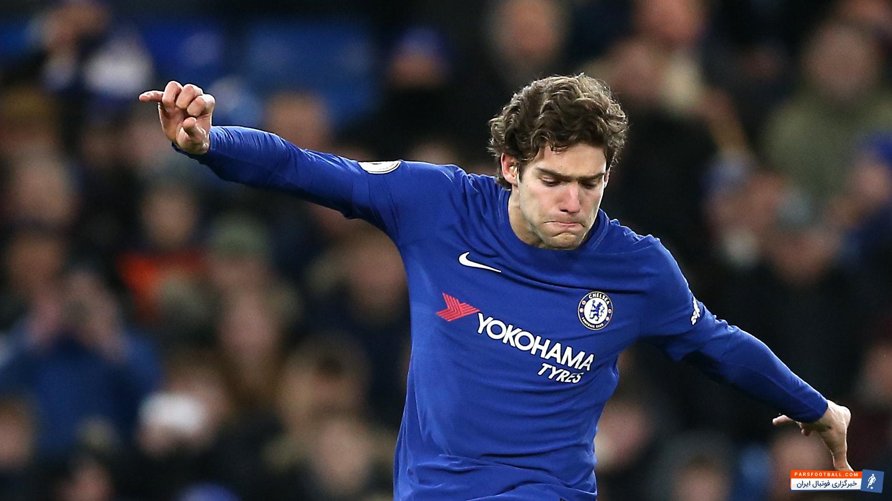 بارسلونا مارکوس آلونسو مدافع تیم فوتبال چلسی را برای جایگزینی با پیکه مدنظر دارد