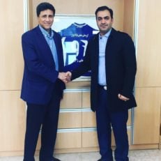 امیر سلطانی مدیرعامل استقلال خوزستان می گوید مرفاوی از هفته اینده کارش را بصورت رسمی با این تیم شروع می کند صمد مرفاوی امروز به عنوان سرمربی تیم استقلال خوزستان انتخاب شد تا این سرمربی خوزستانی جانشین عبدالله ویسی در این تیم شود.