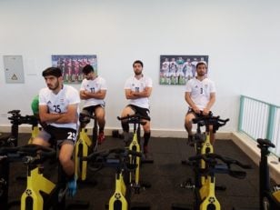 تمرین امروز تیم ملی در مرکز پک انجام شد و 8 بازیکن نیز در آن حضور داشتند تمرین صبح ملی پوشان حاضر در اردوی تیم ملی از ساعت 10:30 در مرکز پک برگزار شد و کریم انصاری فرد ، مهدی طارمی و احسان حاج صفی به عنوان سه لژیونر اضافه شده به تمرینات به همراه قلی زاده و ترابی و خانزاده به انجام تمرینات مورد نظر کادرفنی پرداختند.