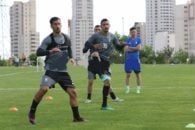 با مصدومیت علی کریمی شرایط کی روش برای انتخاب زوج احسان حاج صفی تغییر کرد حالا با این اتفاق به احتمال فراوان امید ابراهیمی در کنار حاج صفی در اولین دیدار ایران در جام جهانی به میدان خواهد رفت.