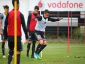 رضا قوچان‌نژاد تنها گلزن تیم ایران در جام جهانی ۲۰۱۴ با پشت سر گذاشتن هجمه‌هایی که پیرامون حضورش در لیست نهایی کی‌روش بود، مشغول تمرین است.