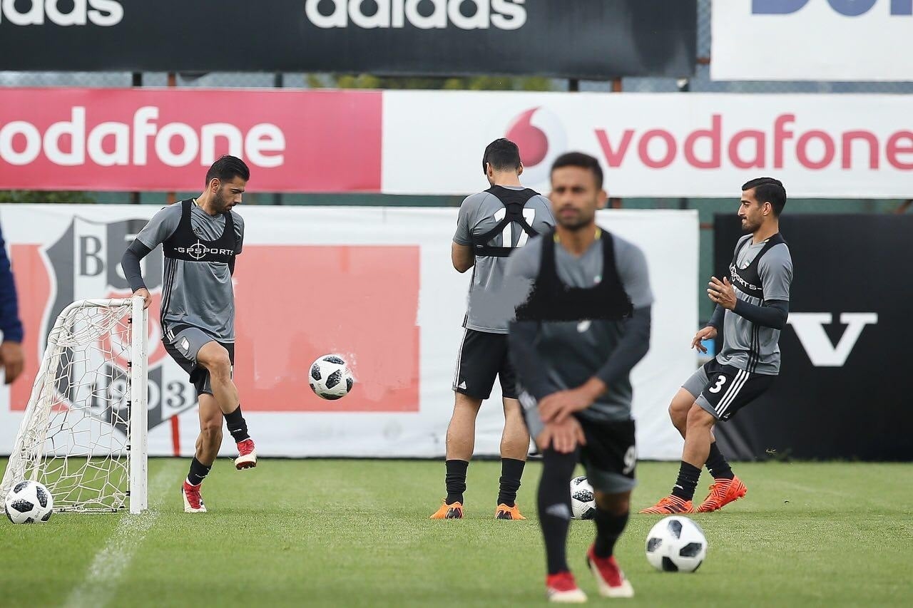 بازیکنان تیم ملی ایران تمرینات آماده سازی جالبی را برای رویارویی با تیم ملی ترکیه در کمپ تمرینی این کشور انجام می دهند. تیم ملی کشورمان روز دوشنبه در یک دیدار تدارکاتی به مصاف تیم ملی ترکیه خواهد رفت.