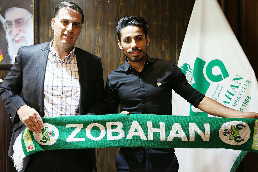 میلاد فخرالدینی مدافع راست ذوب آهن به مدت 2 فصل دیگر قرارداد خود را با این تیم تمدید کرد میلاد فخرالدینی در نیم فصل دوم رقابت های لیگ هفدهم به تیم فوتبال ذوب آهن پیوست و نمایش های تحسین برانگیزی همراه این تیم ارائه داد که با کسب مقام نائب قهرمانی لیگ برتر و صعود به جمع 8 تیم آسیا همراه شد.