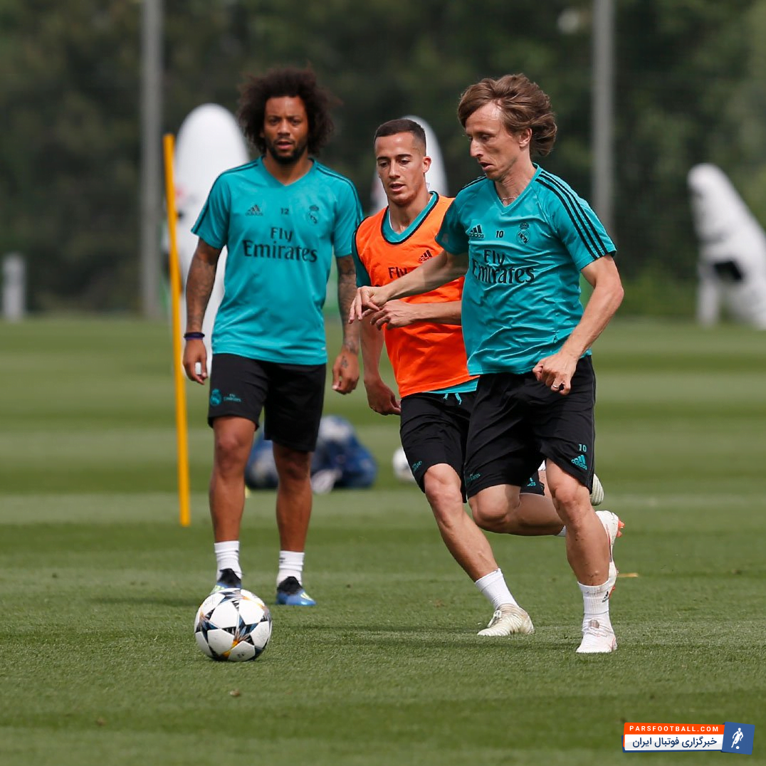 تیم فوتبال رئال مادرید آخرین تمرینش را پیش پرواز به کیف برای حضور در فینال لیگ قهرمانان اروپا انجام داد تیم فوتبال رئال مادرید شنبه (۵خرداد) در کیف پایتخت کشور اوکراین بازی فینال لیگ قهرمانان اروپا را از ساعت ۲۳:۱۵ مقابل لیورپول برگزار می کند.