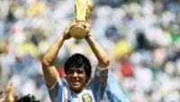 مارادونا اسطوره آرژانتینی فوتبال جهان اضافه وزن شدید پیدا کرده است