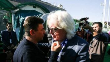 قرار بود قبل از دیدار ذوب آهن و استقلال از ساعت 18 شاگردان قلعه نویی در فولادشهر تمرین کنند و سپس از ساعت 19 آبی ها تمرین خود را برگزار کنند.این موضوع اما با مخالفت وینفرد شفر مواجه شد؛ شفر خواهان انجام تمرین تیمش در ساعت 18 شد و امیر قلعه نویی نیز با وجود اینکه میزبان است، با درخواست شفر موافقت کرد.قرار بود قبل از دیدار ذوب آهن و استقلال از ساعت 18 شاگردان قلعه نویی در فولادشهر تمرین کنند و سپس از ساعت 19 آبی ها تمرین خود را برگزار کنند.این موضوع اما با مخالفت وینفرد شفر مواجه شد؛ شفر خواهان انجام تمرین تیمش در ساعت 18 شد و امیر قلعه نویی نیز با وجود اینکه میزبان است، با درخواست شفر موافقت کرد.