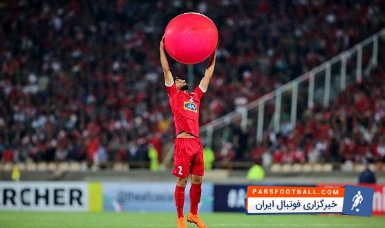 در جریان دیدار روز گذشته پرسپولیس - الجزیره، بادکنکی وارد زمین شد که صادق محرمی برای گرفتن آن به هوا بلند شد و تصویر جالبی که از آن به ثبت رسید، نشان از پرواز او با بادکنک قرمز رنگ دارد که تشبیه لژیونر شدن صادق محرمی از ترکیب پرسپولیس است.