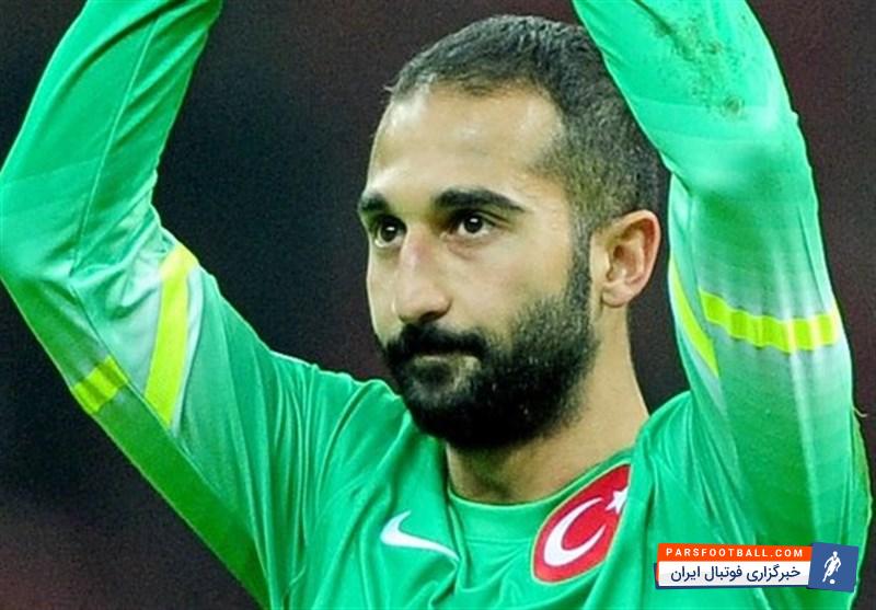 تیم ملی فوتبال ترکیه - تیم فوتبال ترکیه در حالی دوشنبه شب در دیداری دوستانه در ورزشگاه باشاک شهیر فاتح تریم استانبول پذیرای ایران است که اکنون خبر می رسد ولکان باباجان دروازه بان اصلی این تیم مصدوم شده و به بازی با ایران نمیرسد.