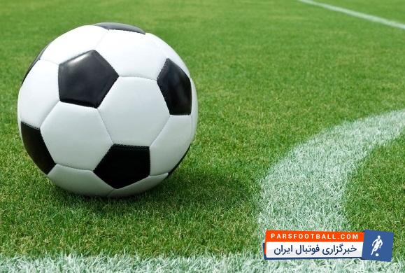 رویارویی بازیکنان سابق و فعلی پرسپولیس و استقلال در حضور جمعی از هنرمندان و چهره های شاخص فوتبال ایران دریک مجموعه ورزشی صحنه های جالب توجهی را رقم زد.