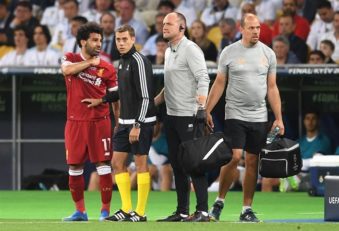 یکی از کاربران فضای مجازی پس از برخورد صلاح با راموس که منجر به مصدومیت ستاره لیورپول و خروج او از بازی شد، با گذاشتن کامنتی زیر پست او نوشت : داداش زرد چوبه تخم مرغ بزن!