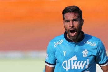 امیرحسین صادقی - پیکان - استقلال - روز گذشته (چهارشنبه) مراسم جشن قهرمانی استقلال برگزار شد و در آن از چند پیشکسوت و بازیکن سابق این تیم و همچنین چند هنرمند طرفدار این باشگاه دعوت شده بود تا به عنوان میهمان در این مراسم حاضر باشند. در این میان چند تن از بازیکنان سابق استقلال بابت دعوت نشدن به این مراسم دلخور شدند که امیرحسین صادقی یکی از آنها بود.