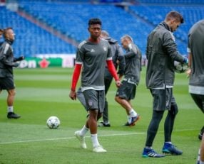 آلابا بازیکن بایرن مونیخ در تمرینات تیمش قبل از دیدار حساس برابر رئال شرکت کرد