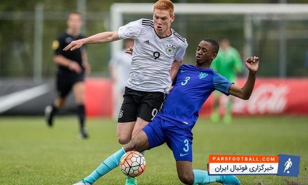 بوخارده مدافع 16 ساله فاینورد مورد توجه منچستریونایتد، منچسترسیتی و آرسنال قرار دارد