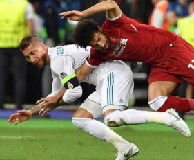 مصدومیت ستاره مصری در فینال لیگ قهرمانان اروپا آن هم با خطای عجیب مدافع سرشناس اسپانیایی جنجال های زیادی به راه انداخت و مزدک میرزایی نیز در واکنش به اقدام جنجال برانگیز راموس استوری جالبی را در اینستاگرامش منتشر کرد.