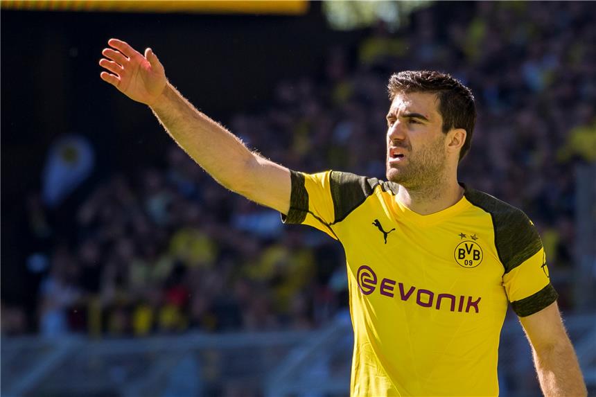 سوکراتیس بازیکن تیم فوتبال دورتموند مورد توجه آرسنال و یوونتوس قرار دارد