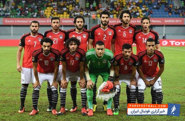 مصر ؛ تصویری از جمع آوری زباله های از سوی هواداران مصر بعد از بازی برابر روسیه