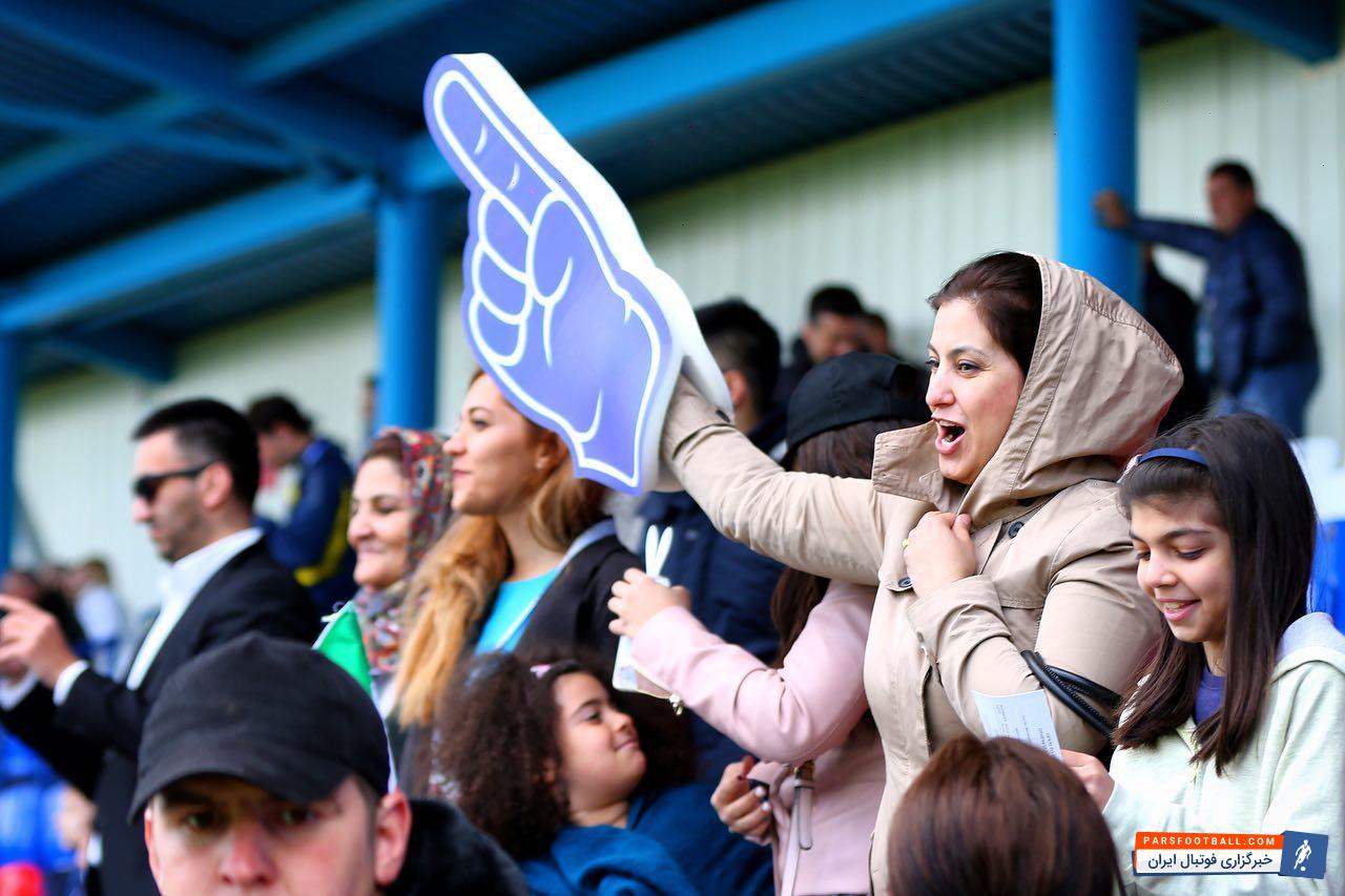 ایران ؛ حمایت هواداران تیم فوتبال ایران از ملی پوشان در تمرینات در کمپ لوکوموتیو