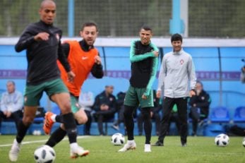 رونالدو فوق ستاره جهان است رونالدو در اواخر تمرین پرتغال پس از برخورد با ریکاردو کوآشما هم تیمی اش در تیم ملی پرتغال دچار مصدومیت جزیی شد.