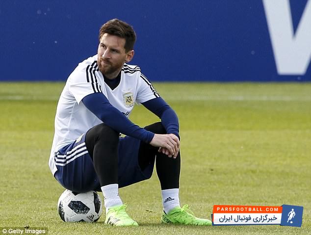 ستاره های تیم ملی آرژانتین از جمله لیونل مسی به ابراز احساسات هواداران حاضر در روسیه پاسخ دادند.